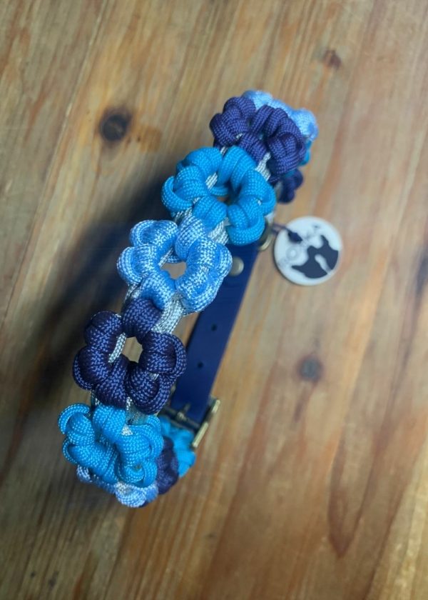 collier flowers bleu